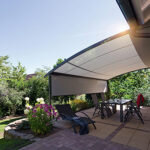 Markise im Garten zur Beschattung