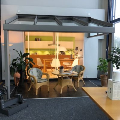 Terrassenüberdachung von ERHARDT im Showroom